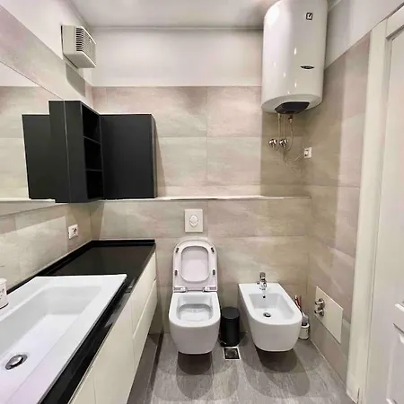 Ring Center / 2br Luxury * Tirana
